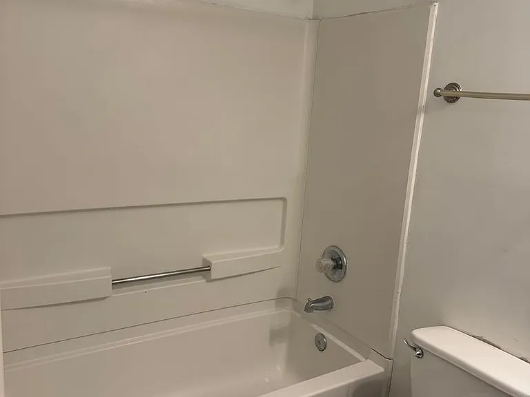 13 Forest Cove Cv — Photo 21