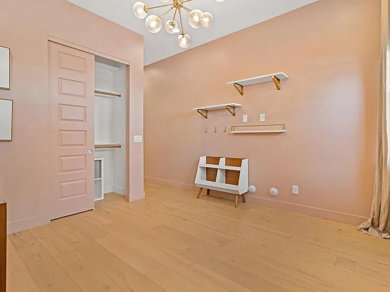 4533 E Devonshire Ave — Photo 32