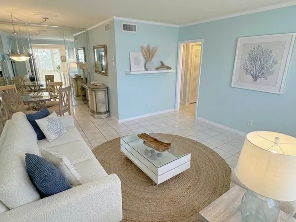 6 Abbey Lane #104, Delray Beach, FL 33446