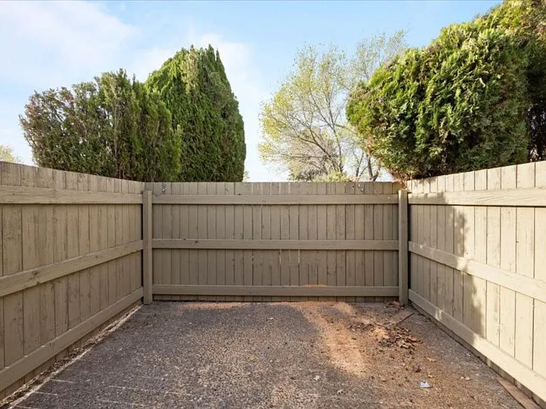 3276 W 9th Ct — Photo 9