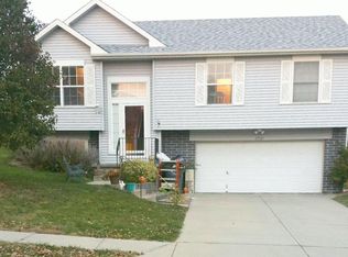 17720 Chandler St, Omaha, NE 68136