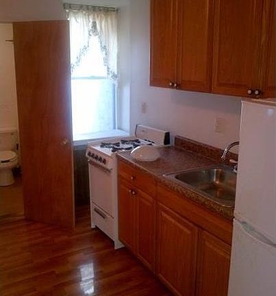 2nd image of 1806 S 17th St Floor 3