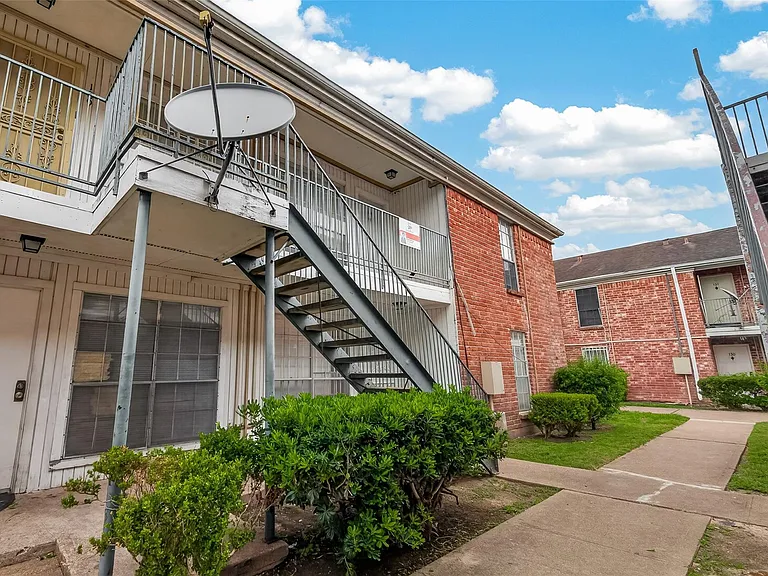9201 Clarewood Dr #191 — Photo 1