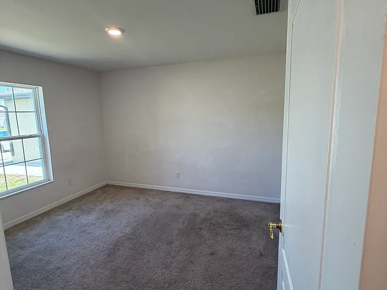 2019 NW 16th Pl — Photo 8