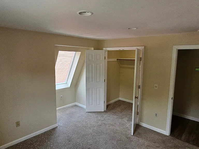 124 Kingston Rd — Photo 4