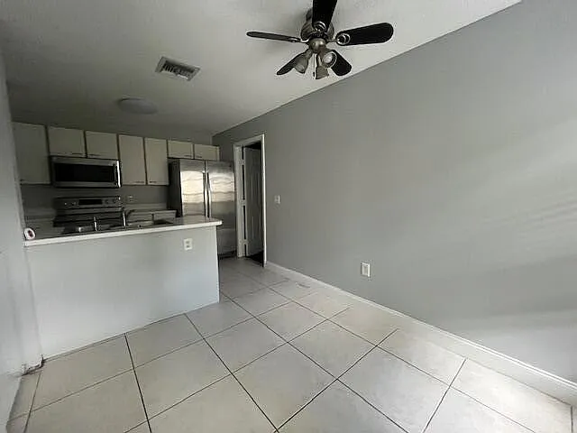 3 bed, 2.0 bath, 1432 sqft, $3,200 — Photo 4