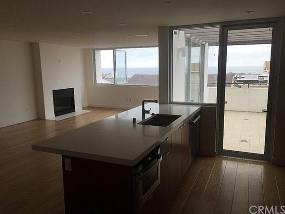 2nd image of 3116 Manhattan Ave