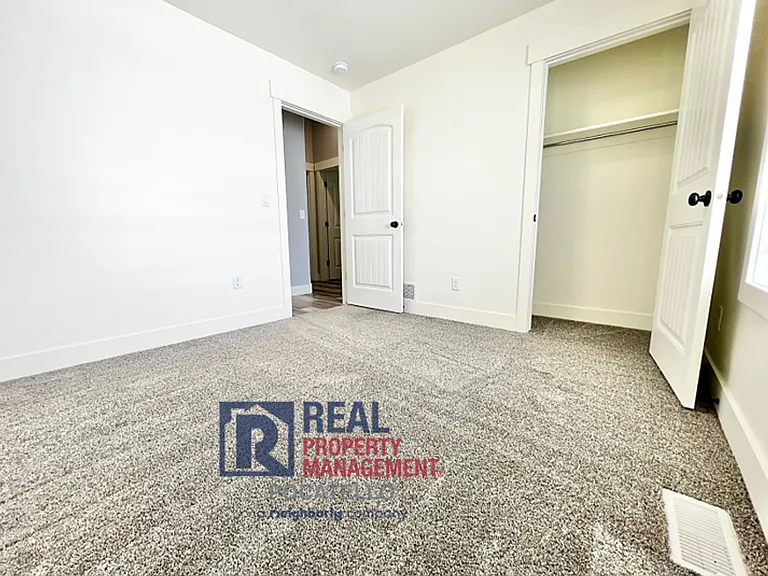 1620 Petersburg Dr — Photo 17