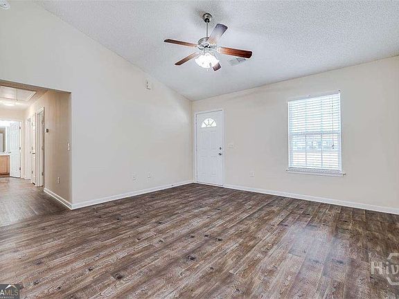 4th image of 109 Pine Thicket Way