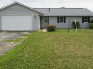 62 Chapman Lake Dr, Warsaw, IN 46582