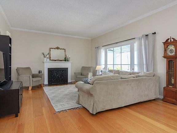 4th image of 3444 Calandria Ave