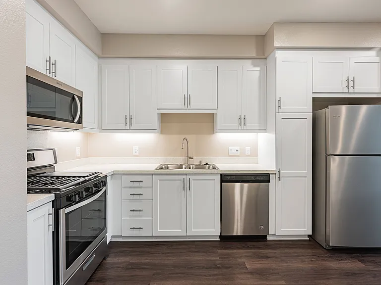 Los Alamitos Luxury Apartments — Photo 71