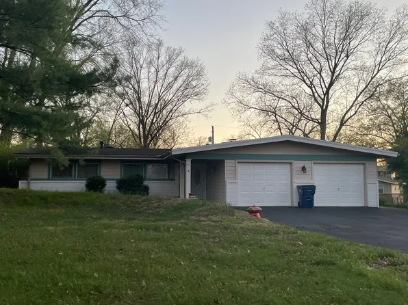 10 Montauk Dr, Saint Louis, MO 63146