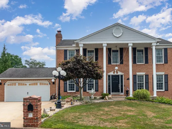 3851 Dora Dr, Harrisburg, PA 17110