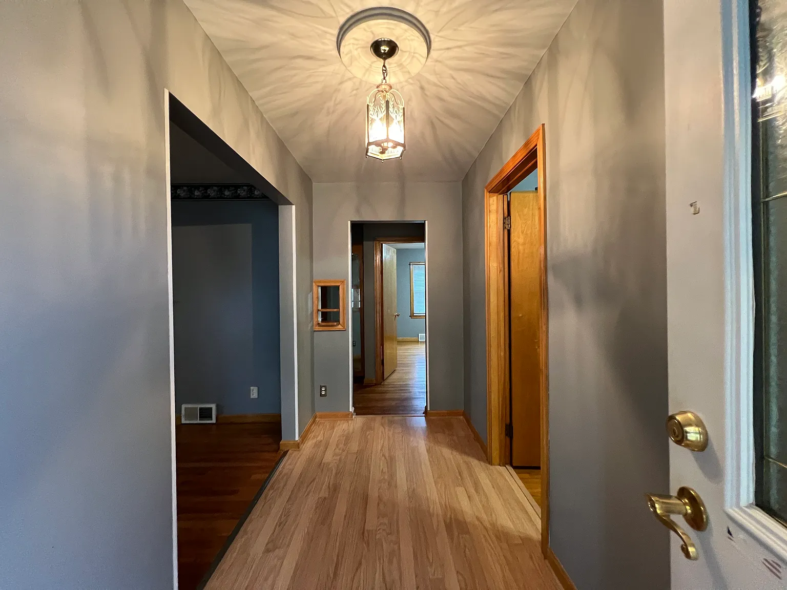 843 Belvedere Ave NE — Photo 2