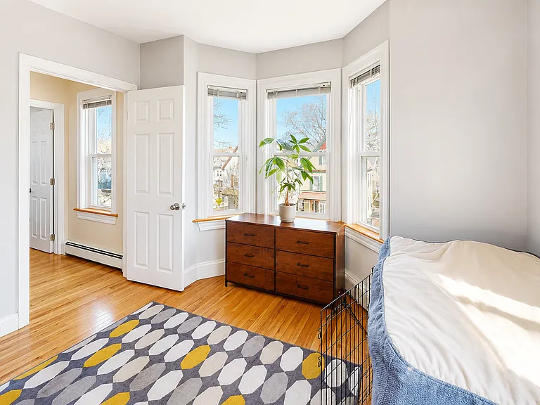 28 Cornwall St #3 — Photo 8