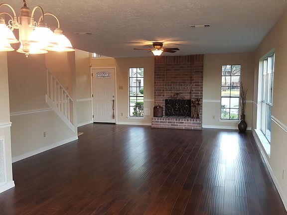 3rd image of 1932 Woodland Hills Dr