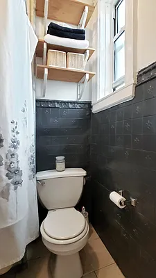 Rented by In Haus LLC | media 17