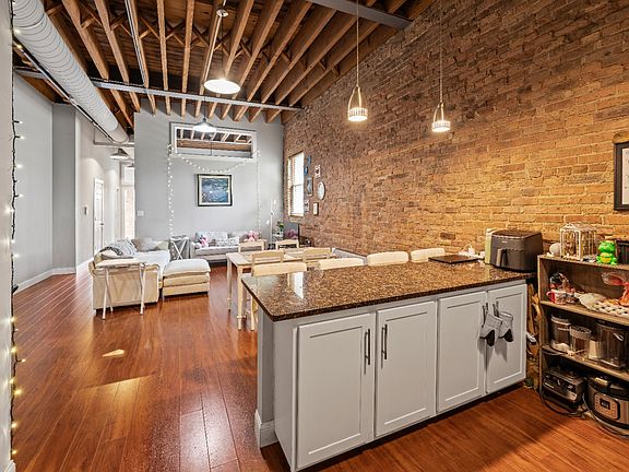 3rd image of 359 W Chicago Ave APT 2S