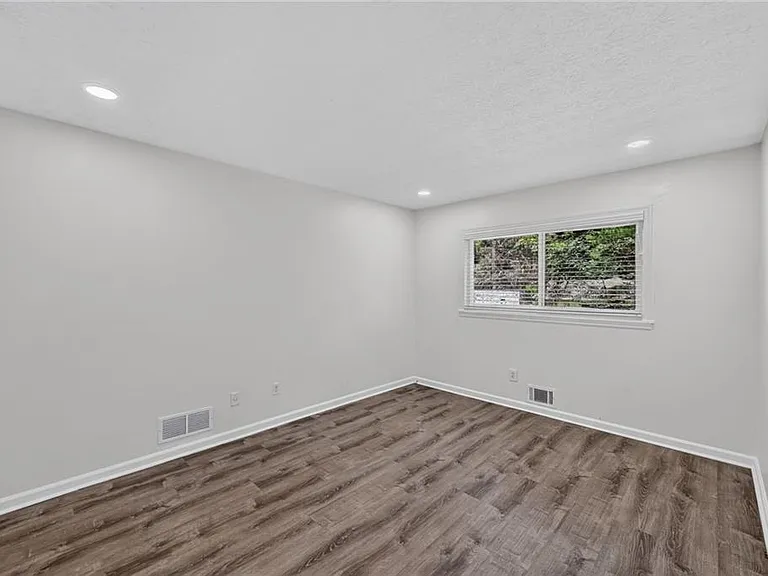 1714 S Johnson Ferry Rd NE — Photo 26