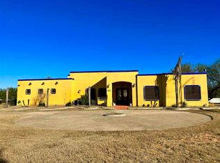 60 White Tail Ln, Encinal, TX 78019