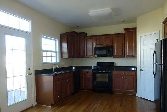 Babylonica Ct, Bunker Hill — Photo 4
