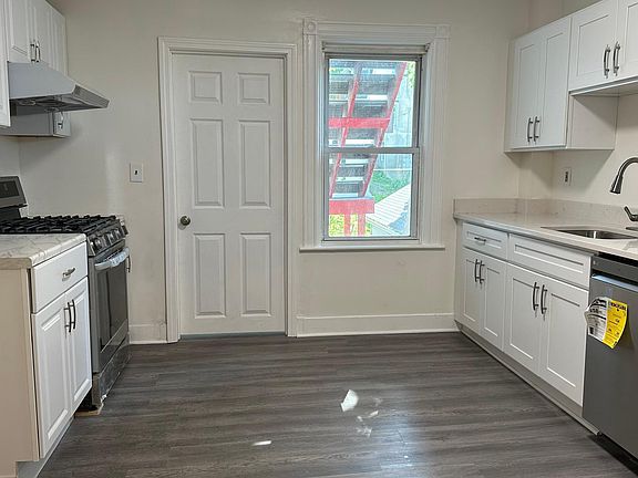 2nd image of 137 Thomas Burgin Pkwy APT 2