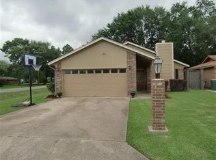 9190 Jennifer St, Beaumont, TX 77707