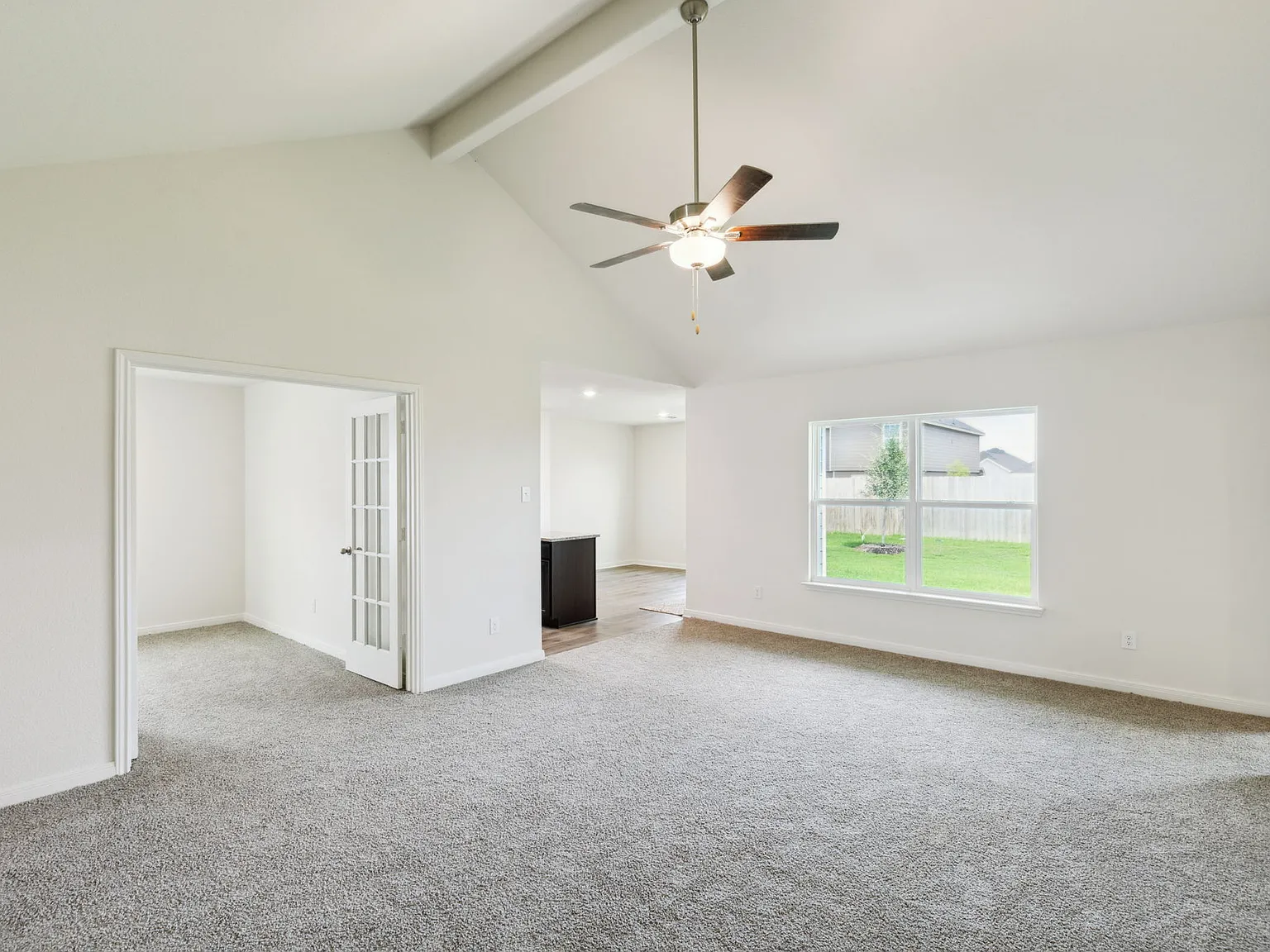 4 bed, 1636 sqft, $2,300 — Photo 2
