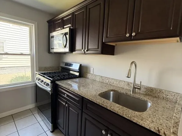 237 Orange St, Fall River, MA 02720