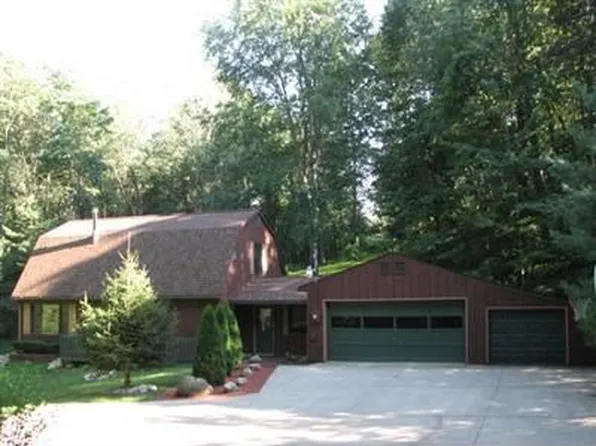 1306 M 222, Martin, MI 49070