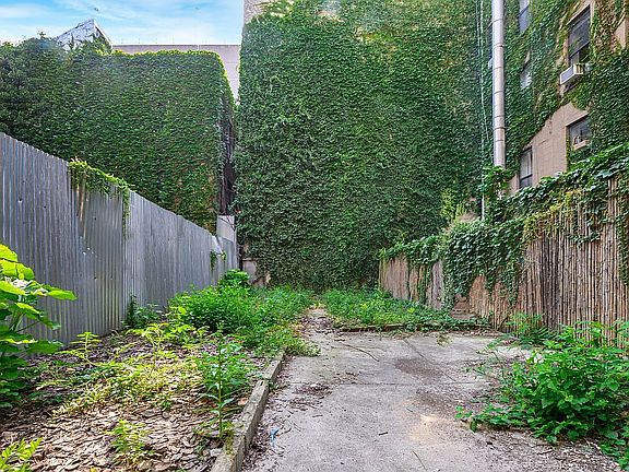 3rd image of 308 Pleasant Ave