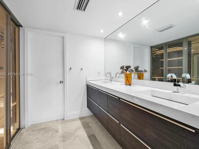 155 Ocean Lane Dr #1111 — Photo 9