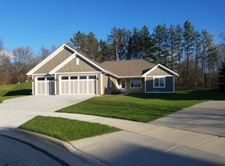 2625 Kettle Ct, West Bend, WI 53090