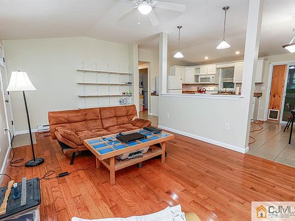 2nd image of 29 Northwood Dr