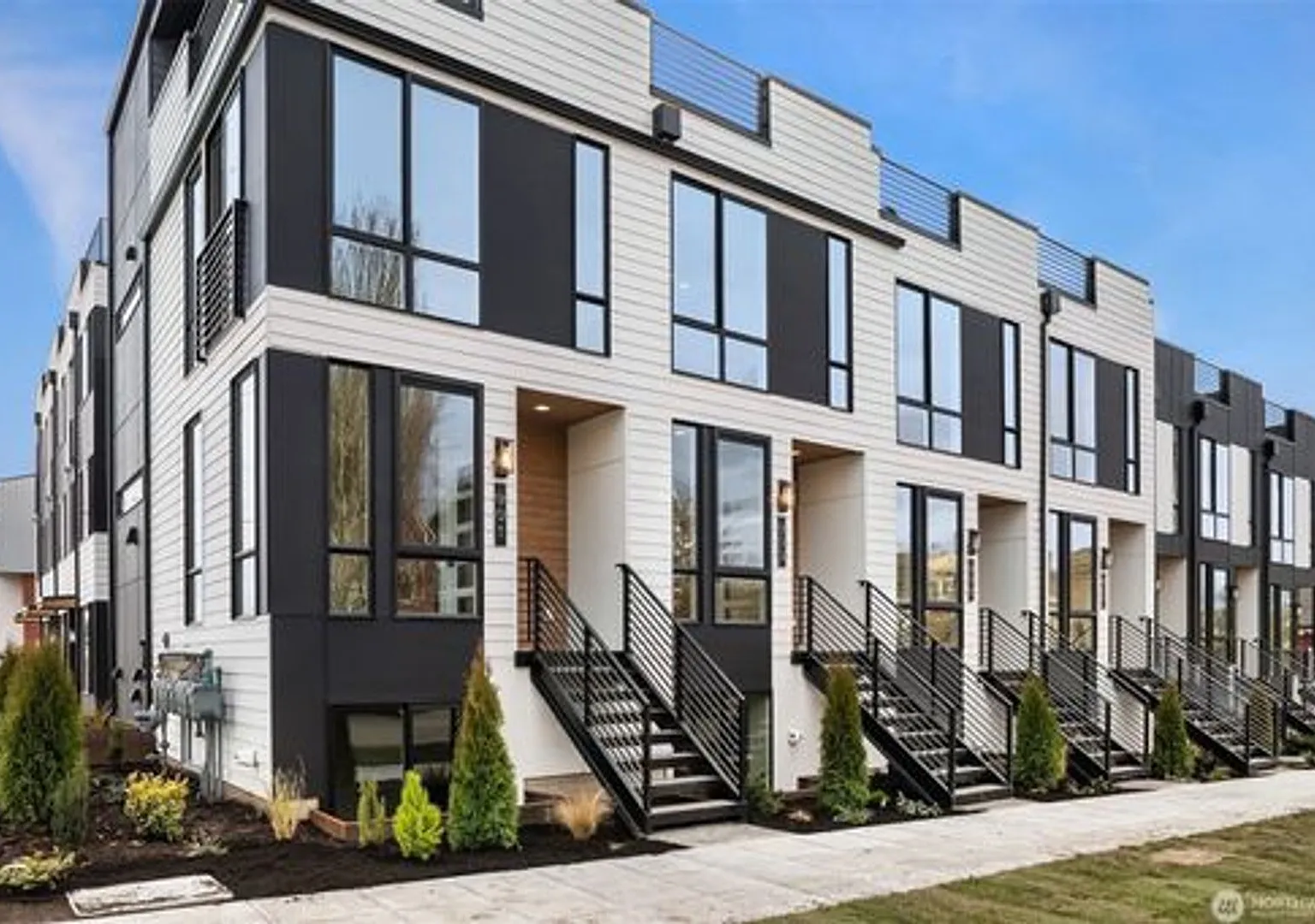 Elegant Ballard 2 year old townhome — Photo 1