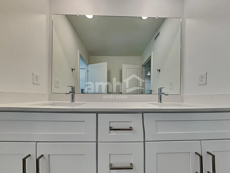 18475 W Honeysuckle Dr — Photo 14