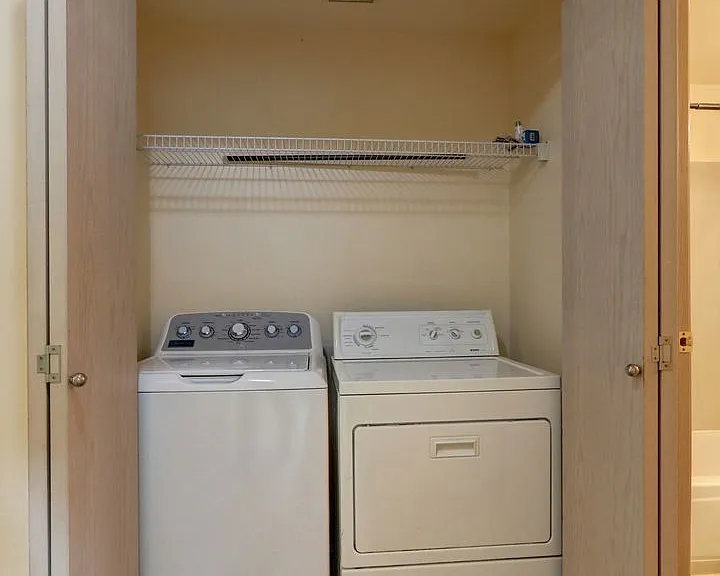 901 Sunset Blvd NE #D213 — Photo 15