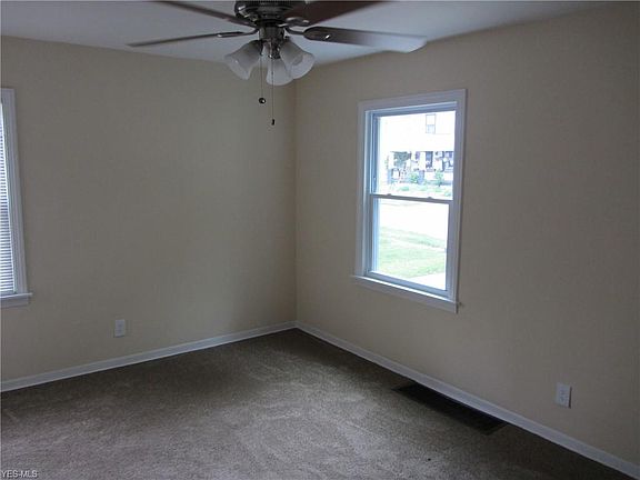 5th image of 135 Beebe Ave