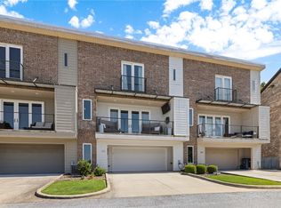 313 E Noble Ln, Fayetteville, AR 72703