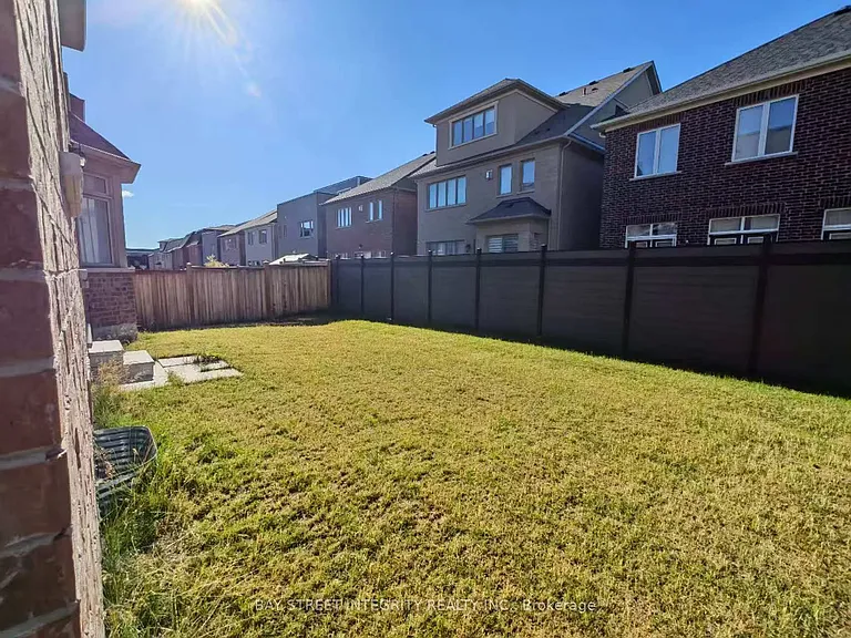 211 Hillsview Dr — Photo 13
