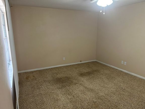 3rd image of 626 Mayflower Ave