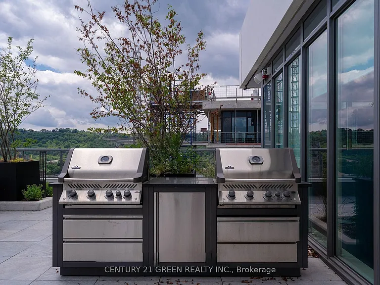 212 King William St #720 — Photo 22