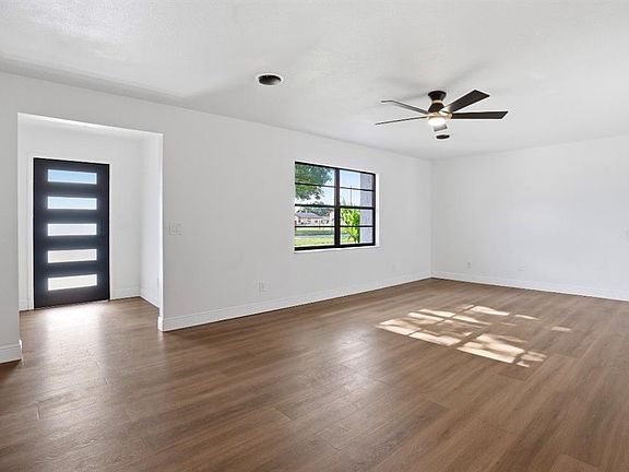 4th image of 6111 18th St
