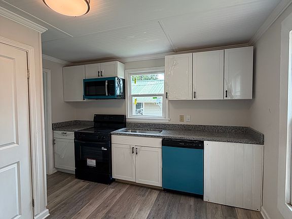 3rd image of 3112 Henry St