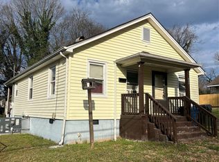 428 2nd St SW, Hickory, NC 28602