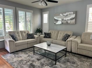 352 Roxanne Ln, Corona, CA 92882