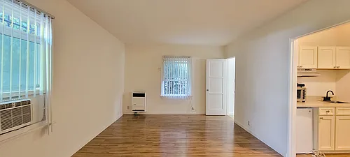 4925 Beverly Blvd #9 Photo 1