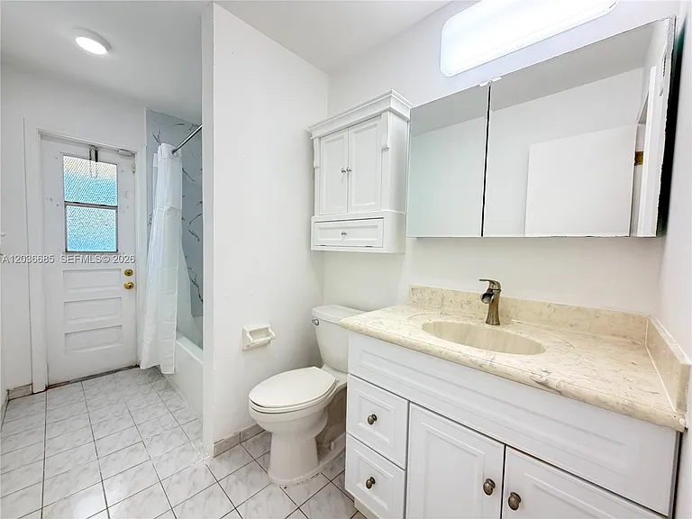 11711 NW 29th St — Photo 12