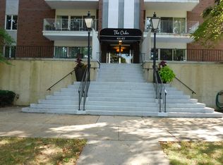 405 W University Ave APT 202, CHAMPAIGN, IL 61820